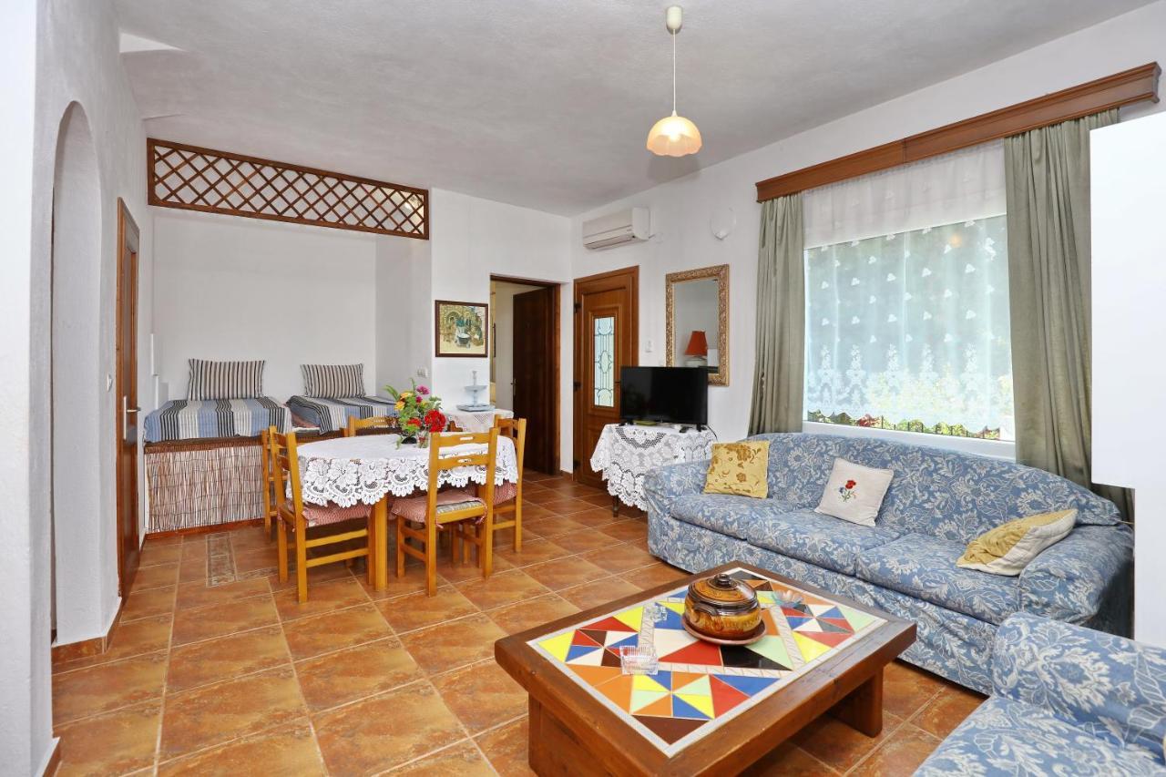 סקופלוס טאון Aloni Villa מראה חיצוני תמונה